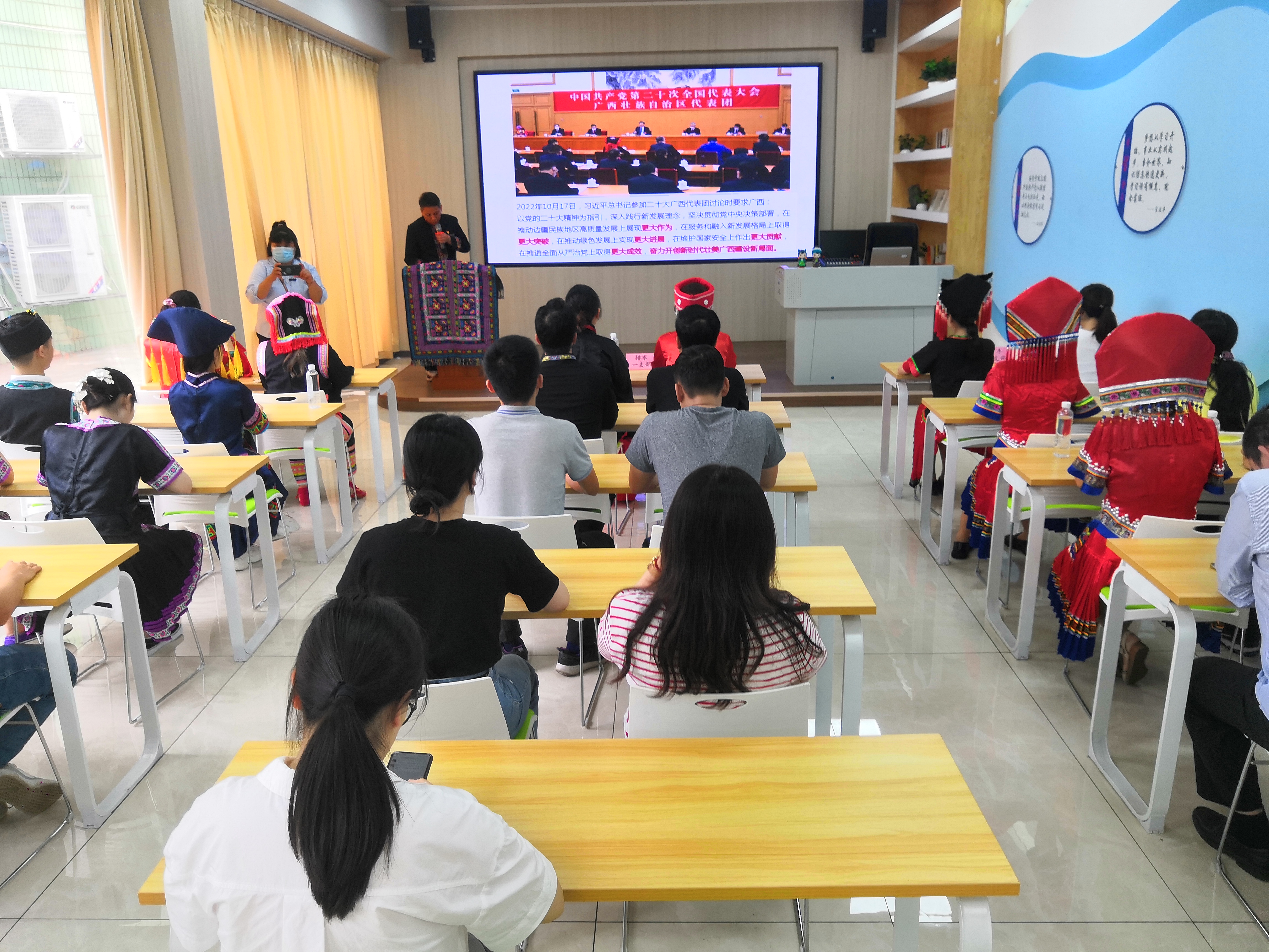 滾鐵環(huán)、拋繡球、同唱民族團(tuán)結(jié)歌……市排水公司第一黨支部同慶“三月三”主題黨日活動(dòng)精彩紛呈